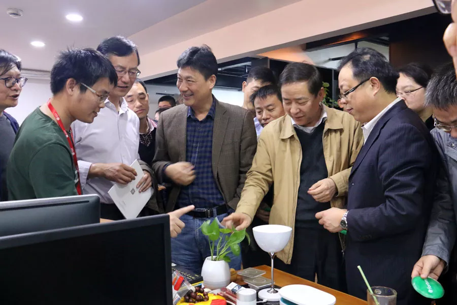 中国输血协会信息化建设工作委员会专家在雪莲花交流未来无偿献血宣传招募模式3.jpg