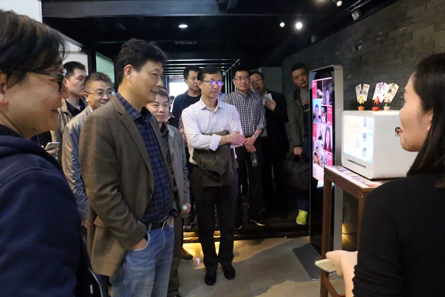 中国输血协会信息化建设工作委员会专家在雪莲花交流未来无偿献血宣传招募模式5.jpg